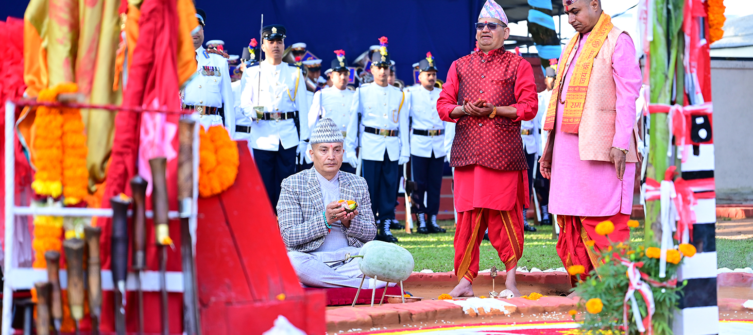 बडा दसैं २०८३ को अवसरमा प्र.म.नि. दान बहादुर कार्कीज्यूद्वारा मौलो पुजा सम्पन्न । मितिः २०८३।०७।०३ गते ।